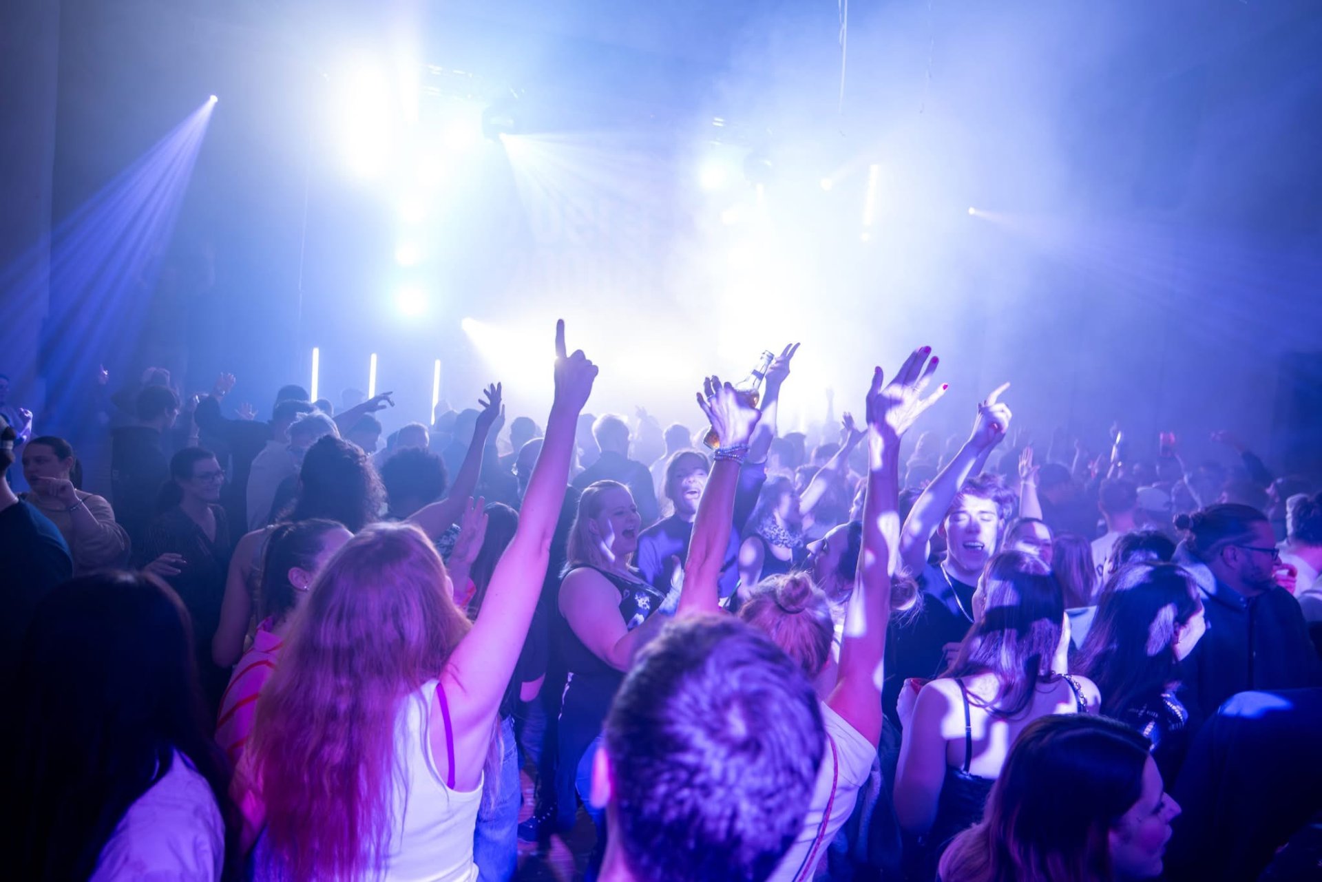 Zusatzbild 3: 90er + 2000er Party